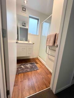 City Fringe Private Room - Your Urban Escape! - Christchurch - 4
