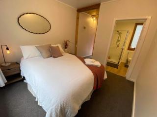 Riverbank Retreat - Rai Valley - 4