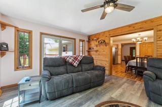 Dog-friendly 6-acre home, game room, deck, washer and dryer, Wisconsin Dells 10min - Lyndon Station - 2