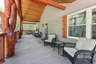 Dog-friendly 6-acre home, game room, deck, washer and dryer, Wisconsin Dells 10min - Lyndon Station - 4