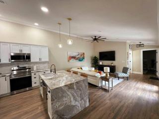 Alluring Luxury Oasis, Modern Comfort & Relaxation - Wellington - 3