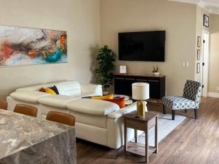 Alluring Luxury Oasis, Modern Comfort & Relaxation - 9