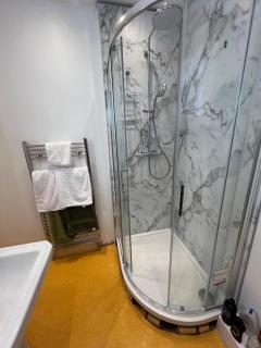 Corporate Stays 2 bedroom Dunbar Serviced Apartment - 5