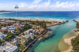Whalespotter - Ocean & Creek View Home by uHoliday - Kingscliff - 1