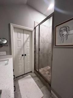 Modern Retreat by Airport - Oklahoma City - 1