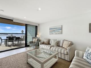 Elegantly Spacious 3-Bed Unit Overlooking the Bay - Batemans Bay - 9