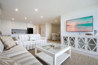 Elegantly Spacious 3-Bed Unit Overlooking the Bay - Batemans Bay - 2