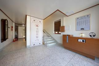 Surim Hotel Sokcho by AanK - 1