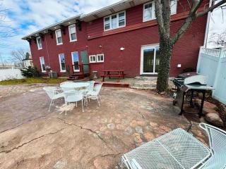 North East Colonial 51 - 8