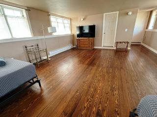 North East Colonial 51 - 4