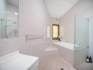 Angie's Beach House and Spa - Vincentia - 5