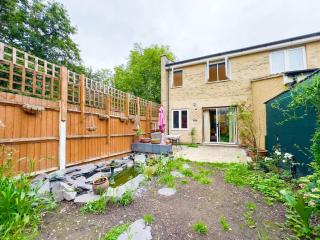 Last-Minute Specials l Modern 2 Double Bed Apartment for 5 Guests l Hofin Stays Short Lets & Serviced Accommodation - 3