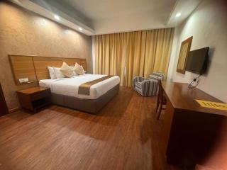 MAYRES HOTEL - 2