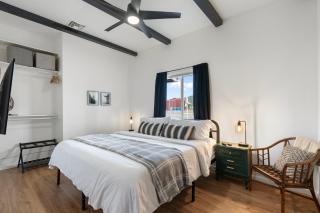 Walk to GC Train Depot and Route 66, king beds, game room, BBQ, firepit - Williams - 5