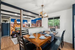 Walk to GC Train Depot and Route 66, king beds, game room, BBQ, firepit - Williams - 1