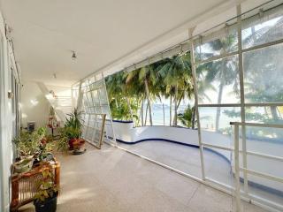 Ocean View Apartment - Absolute Beachfront with Kitchen, Netflix and Fast WiFi - Boracay - 6
