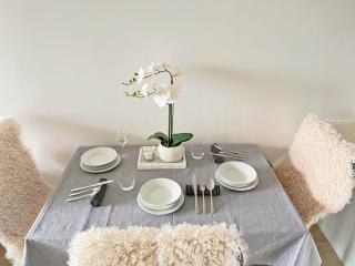Stylish two-bedroom apartment in the city center - Auckland - 2