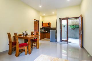 Greenfield Viewhouse: Spacious 2nd Floor Lodging - Ubud - 5