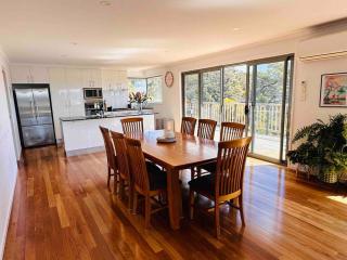 Beautiful Sunny Home with Stunning Hobart Views - 2