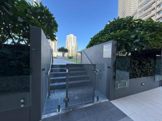 Breezy Seaview 2BR Apt in Broadbeach - Gold Coast - 6