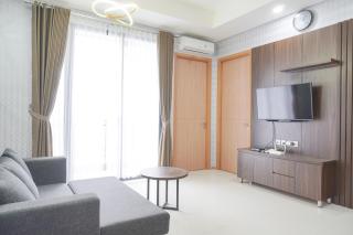 Stunning and Comfortable 2BR Samara Suites Apartment By Travelio - Jakarta - 3