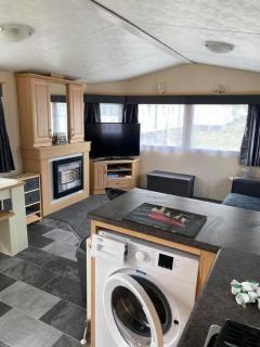 Stunning Caravan At Cherry Tree Holiday Park In Norfolk, Sleeps 8 Ref 70529C - Great Yarmouth - 8