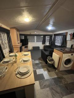 Stunning Caravan At Cherry Tree Holiday Park In Norfolk, Sleeps 8 Ref 70529C - Great Yarmouth - 7