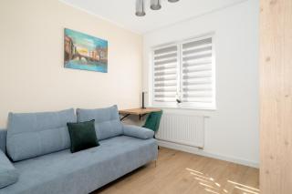 Spacious Apartments with Parking & Balcony in Poznań by Noclegi Renters - 5