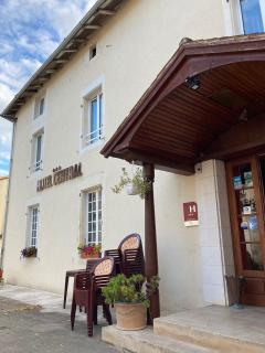 Hotel Central - Chaunay - 9