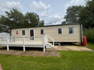 Homely Caravan With Outside Decking Ref 20381Bs - 9