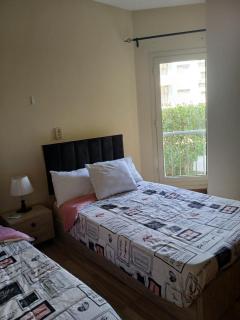 Luxerious apartment with a private garden and pool access - Sheikh Zayed - 3