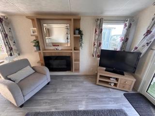 Lovely Dog Friendly Caravan For Hire At California Cliffs, Norfolk Ref 50027K - 9