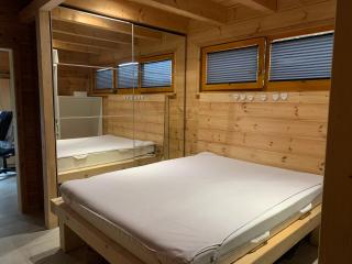 Private Zimmer mit eigenen Bad im Holzhaus zum entspannen - - 6