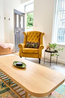 Hebden Bridge Haven - Stylish, Cosy, Canal Side, Pet Friendly - 7