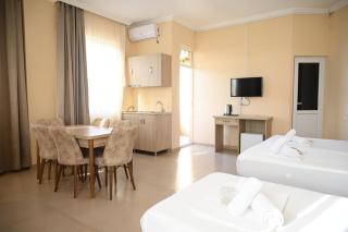 Hotel Golden House - 0