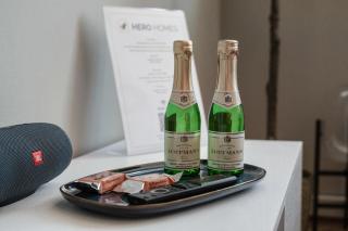 Boho Design Studio - Historic City Center with Free Parking & AirCon by HERO HOMES - Graz - 7