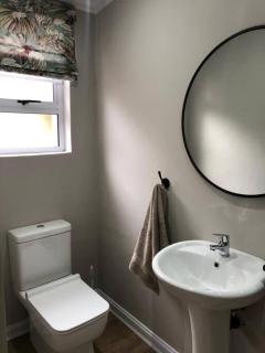 Modern Studio Apartment in Bonnie Doon - East London - 8
