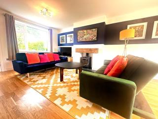 Funky 3-Bed House by Papermill, Deeside - Wirral - Bromborough - 9