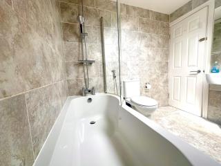 Funky 3-Bed House by Papermill, Deeside - Wirral - Bromborough - 8