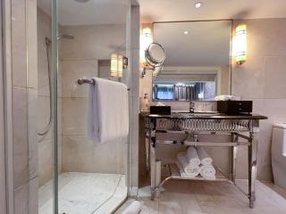 Crowne Plaza Zhengzhou by IHG - 7