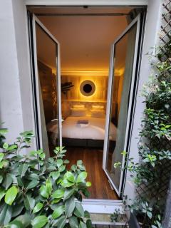 Pic de Nôtre Dame, Charming Suites Paris - 9