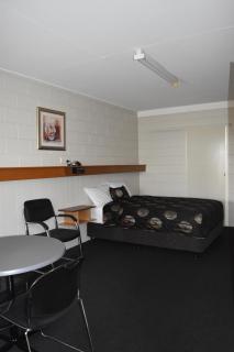 Black Diamond Motel - Blackwater - 5