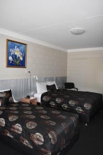 Black Diamond Motel - 2