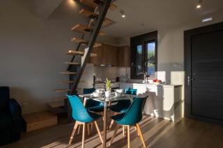 A V Luxury Apartments with Private Pools - Kalamata - 5