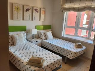 Spacious 3 bedroom 2 bathroom Apartment - Puerto Marina Complex - Los Alcázares - 2