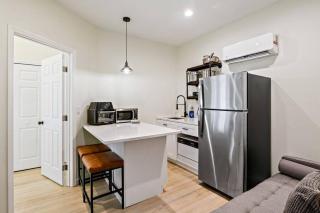 Close to Downtown Modern One Bedroom Oasis - Sint-Petersburg - 2