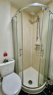 Studio Flat Acton high street - London - 5