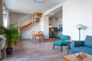 Spacious 2 story loft w balcony near Opera, Andrassy - Budapest - 9