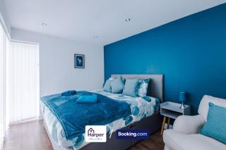 Spacious Detached Bungalow By Harperletting Short Lets & Serviced Accommodation Buckely With Pool table & Driveway - Buckley - 8