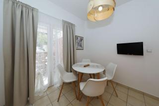 Candela, No 1 - Starigrad-Paklenica - 1
